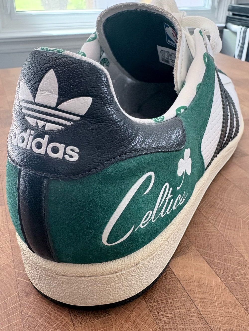 2007 adidas Superstar NBA Boston Celtics Sneakers + K.Garnett Figurine
